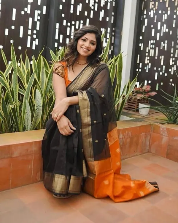 Black_Sheer_Saree_For_Women
