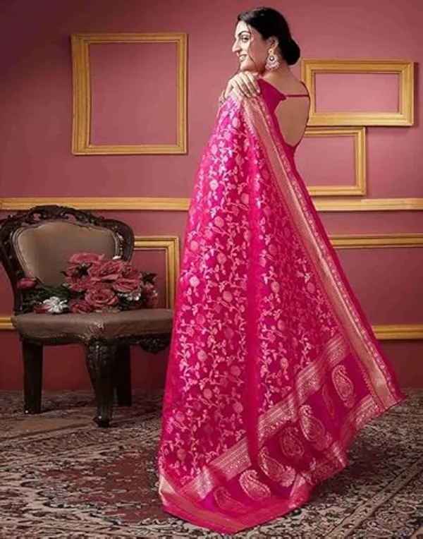 Magenta_Woven_Pattern_Saree_For_Women
