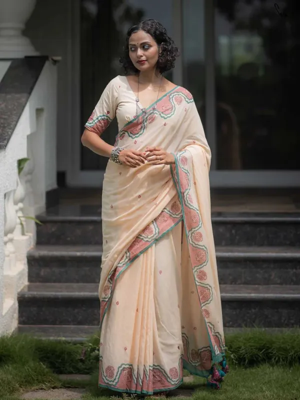 Cream_Printed_Saree_For_Women