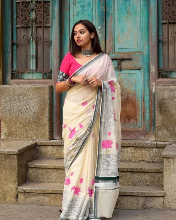 Pink_Floral_Print_Saree_For_Women