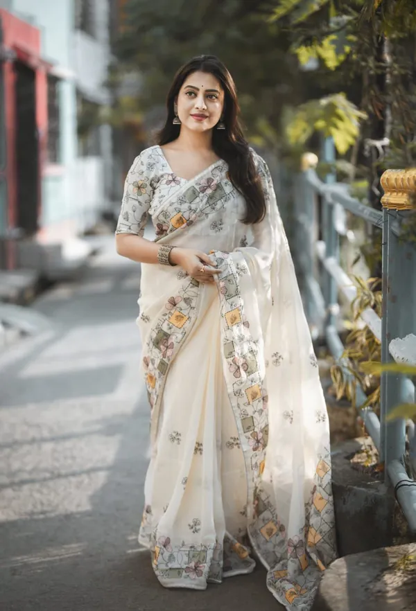 White_Floral_Print_Saree_For_Women