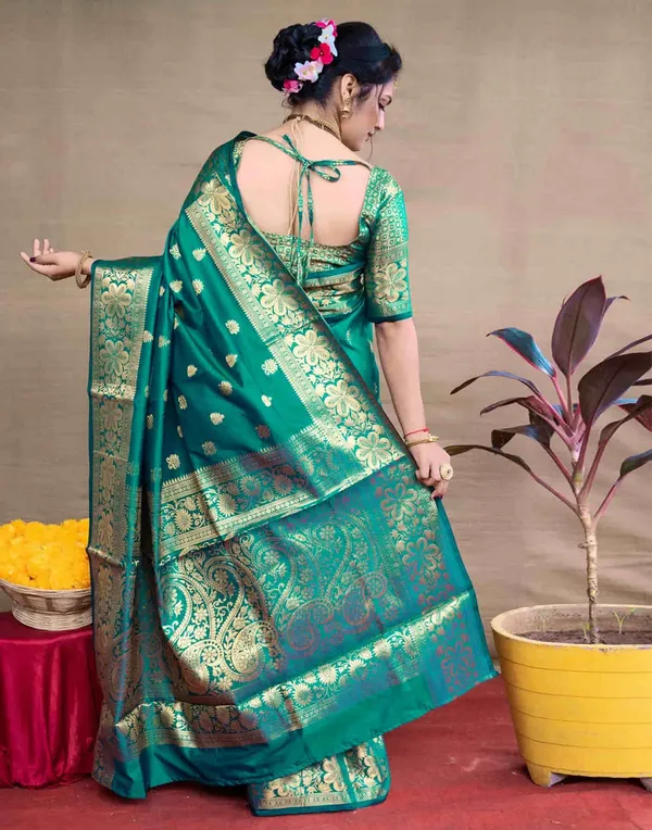 Green_Traditional_Saree_For_Women