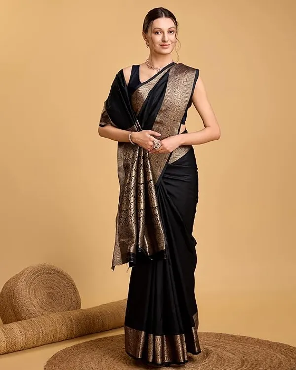 Black_Gold_Border_Woven_Saree_For_Women