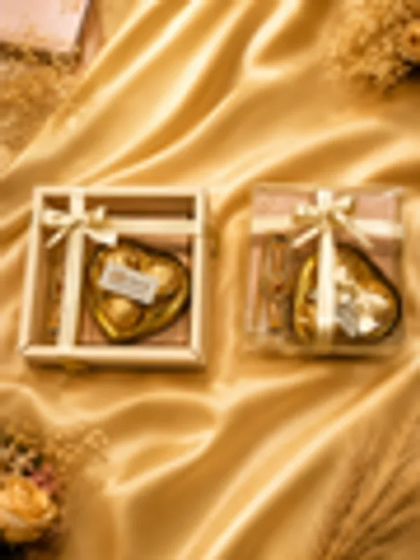 Shaalik_Rakhi_Essential_Hamper_Handmade_Rakhi_Chocolates_Perfume
