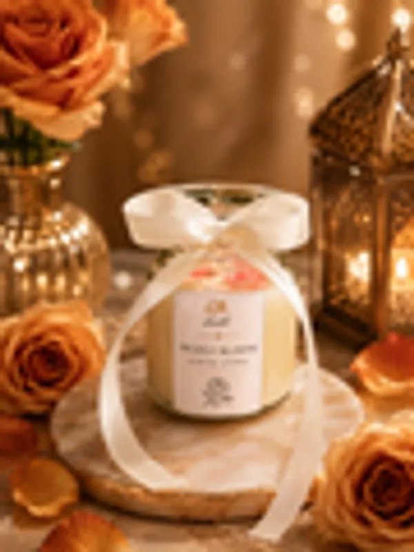 Shaalik_Rakhi_Gift_Box_Handmade_Rakhi_Amber_Oud_Perfume_Rose_Candle