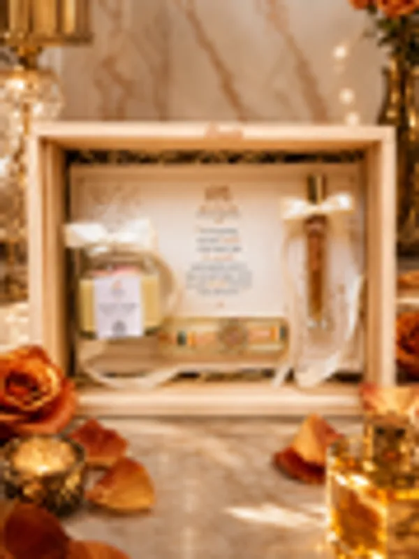 Shaalik_Rakhi_Gift_Box_Handmade_Rakhi_Amber_Oud_Perfume_Rose_Candle