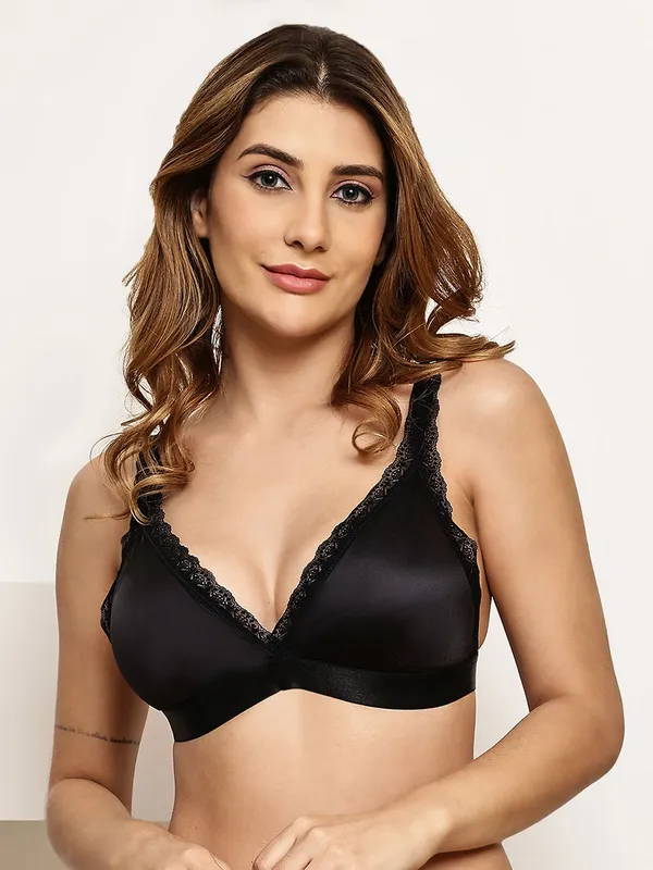 Pretty_Secret_Satin_Finish_Lightly_Padded_Honeymoon_Lace_Bra_Women_Plunge_Lightly_Padded_Bra_(Black)