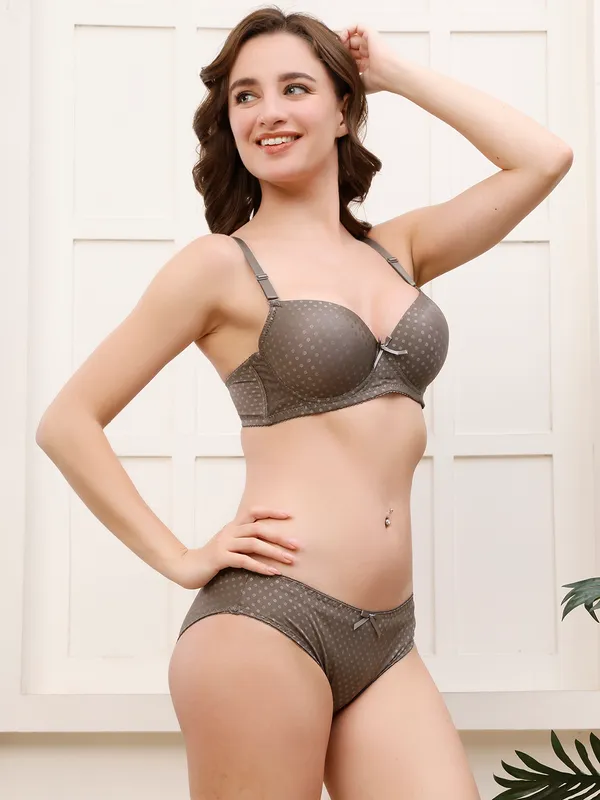 Pretty_Secret_Lingerie_Set