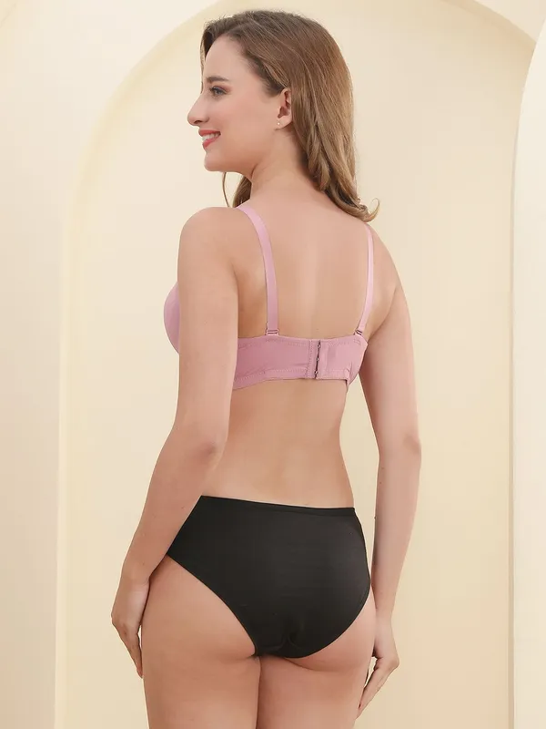 Pretty_Secret_High_Gloss_Lingerie_Set