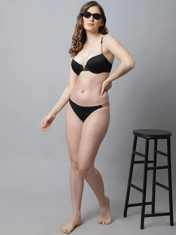 PrettySecret_Beautiful_Plunge_Bra_Young_Women