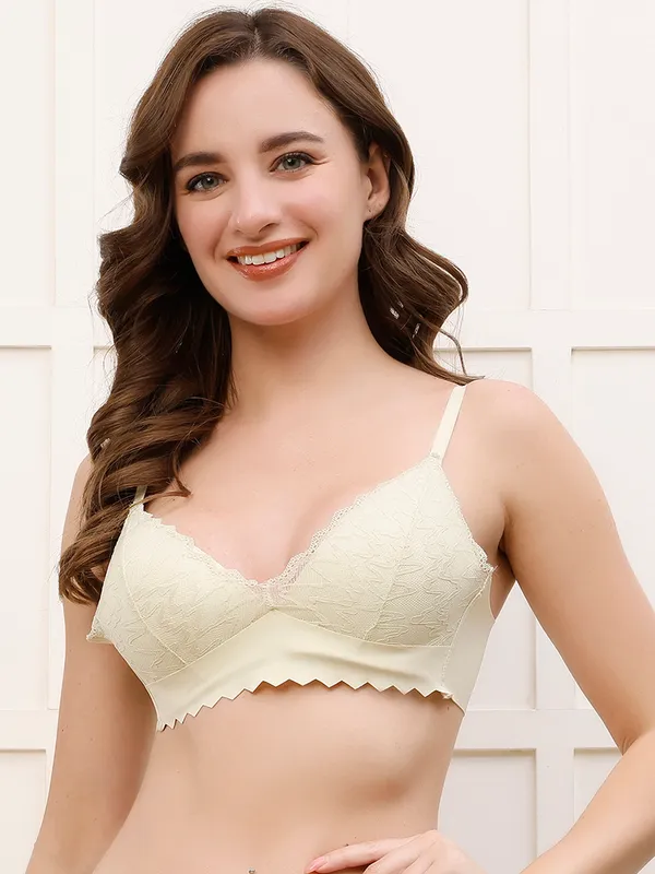 PrettySecret_Lightly_Padded_Nonwire_T-shirt_Bra_With_All_Over_Lace_Detailing
