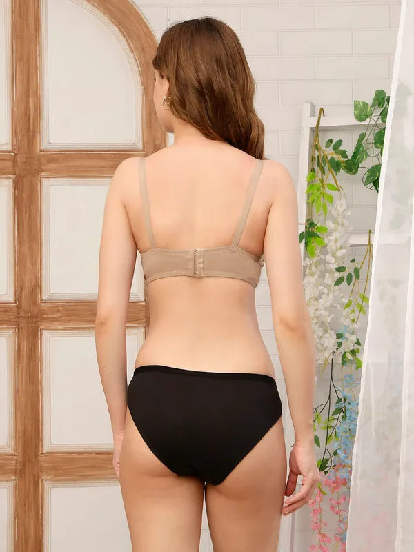 PrettySecret_Women_Underwire_Pushup_Padded_T-shirt_Bra_Panty_Set_With_Metal_Detailing_On_Cup