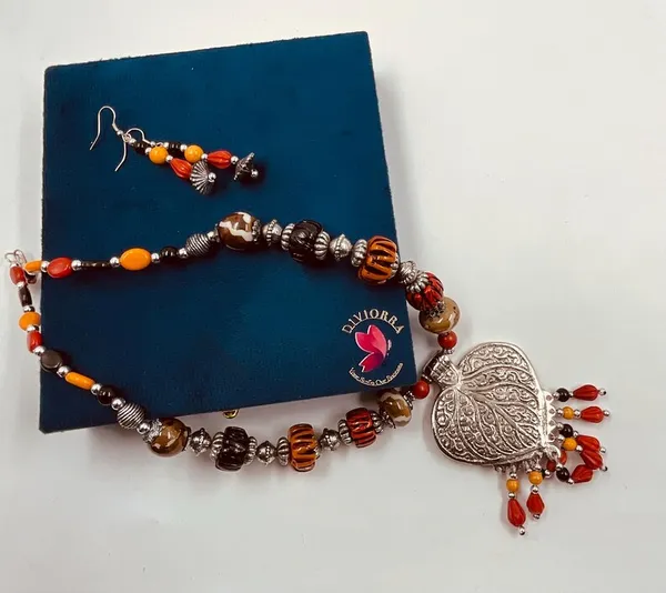Multicolor_Beaded_Pendant_Necklace_Set_for_Women