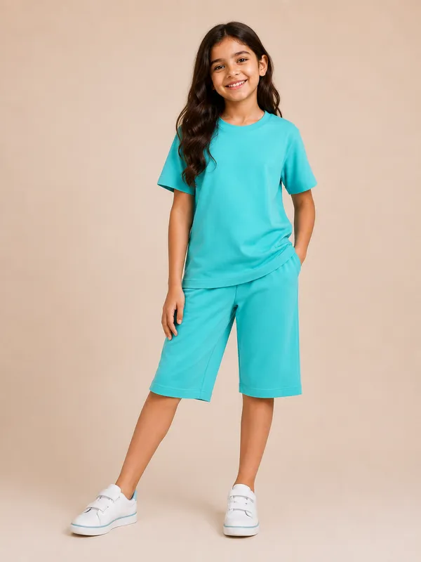 Turquoise_Relaxed_Fit_T-Shirt_And_Shorts_Set_For_Girls