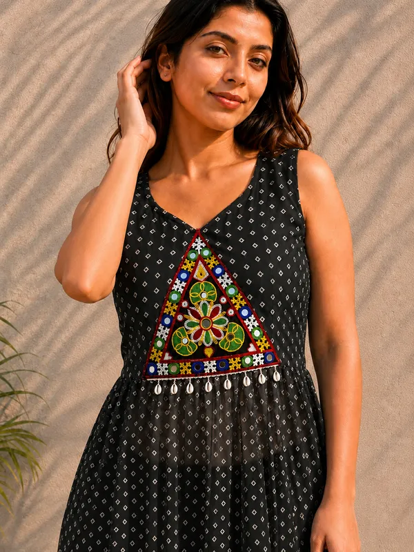 Black_Bandhani_Georgette_Kurti