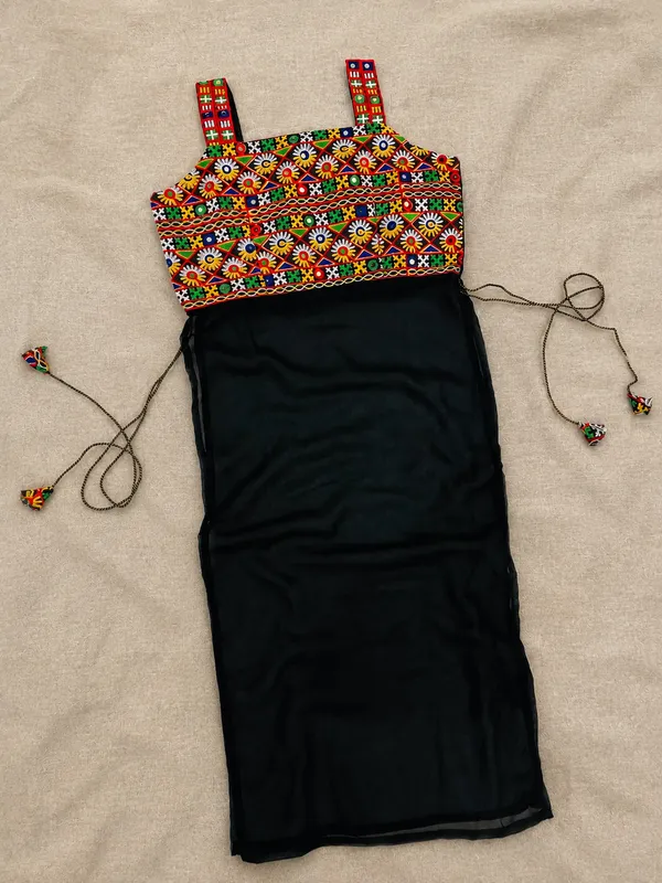 Black_Kutchi_Embroidered_Georgette_Kurti