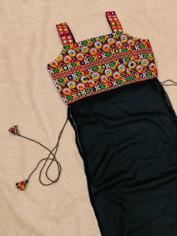 Black_Kutchi_Embroidered_Georgette_Kurti