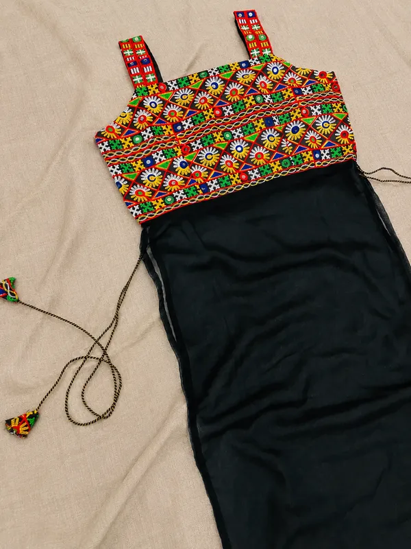 Black_Kutchi_Embroidered_Georgette_Kurti