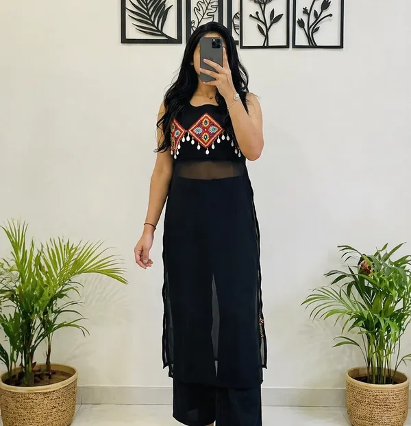 Black_Navratri_Kurti_For_Womens