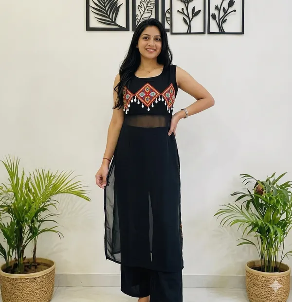 Black_Navratri_Kurti_For_Womens