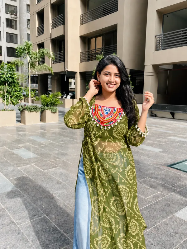 Mehendi_Green_Bandhani_Georgette_Kurti