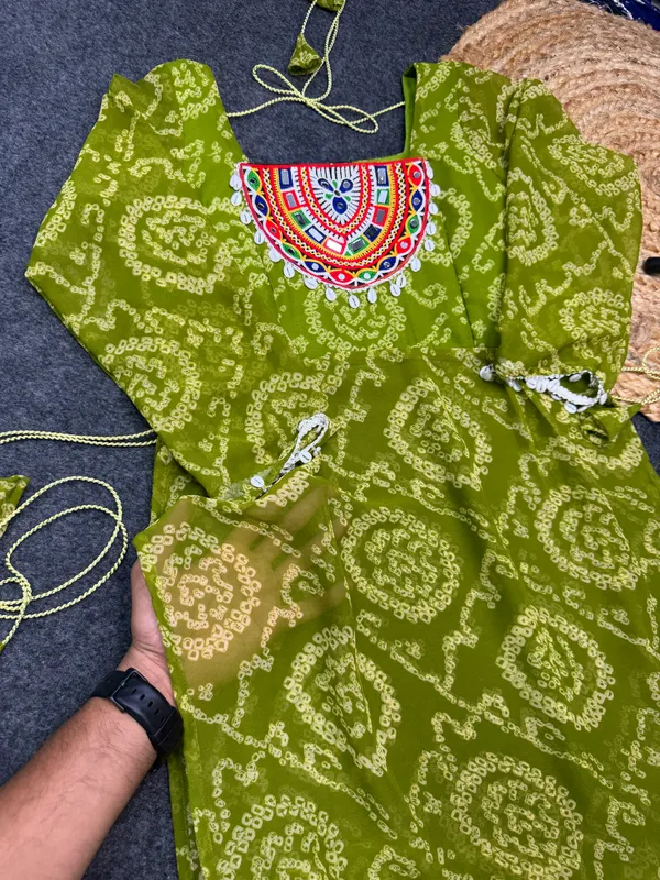 Mehendi_Green_Bandhani_Georgette_Kurti