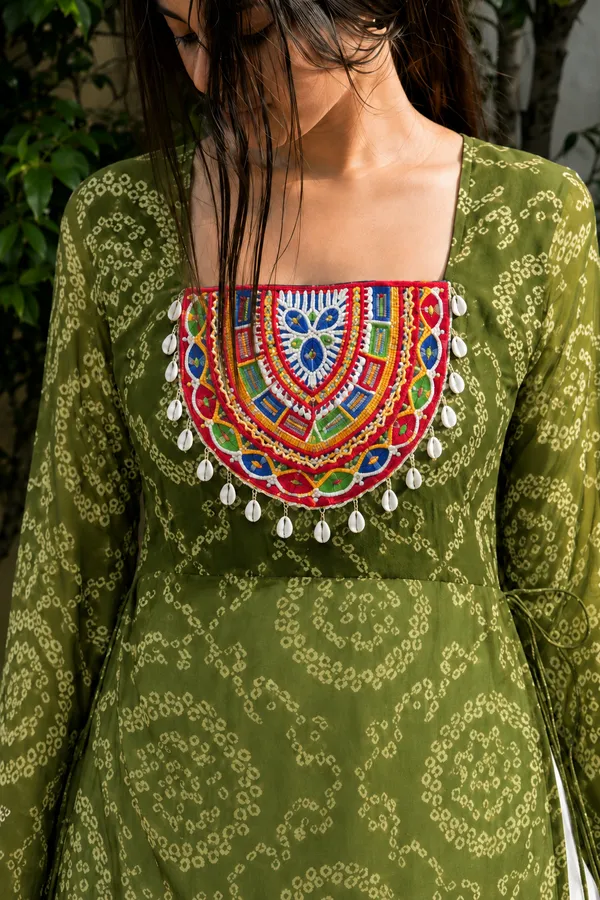 Olive_Green_Elegant_Luxe_Navratri_Kurti