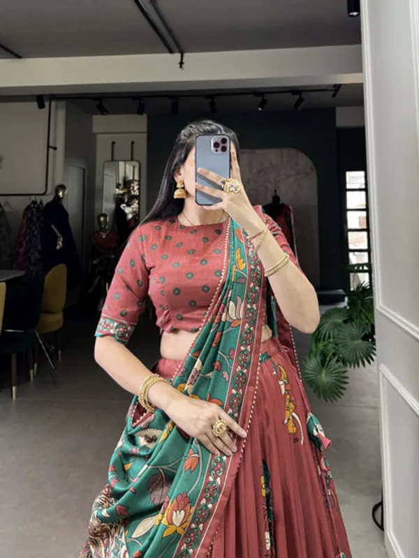 Latest_Semi_Stitched_Lehenga_Choli_With_Dupatta