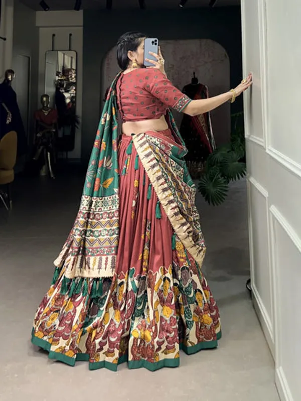 Latest_Semi_Stitched_Lehenga_Choli_With_Dupatta