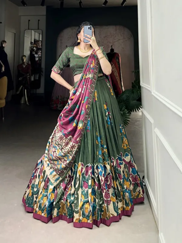 Latest_Semi_Stitched_Lehenga_Choli_With_Dupatta