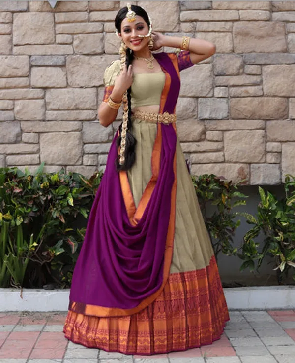 New_Wedding_And_Festival_Semi_Stitiched_Banarasi_Lehenga_Choli