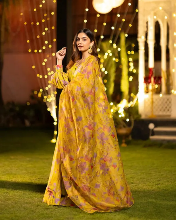 Readymade_Lehenga_Choli_With_Duppatta