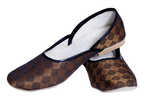 Sudarshan_Sherwani_Accessories_Mojari_Shoes