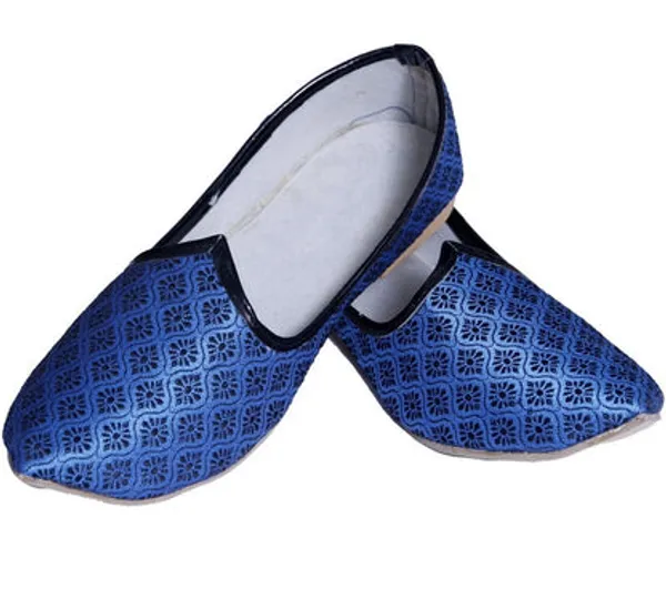 Sudarshan_Sherwani_Accessories_Mojari_Shoes