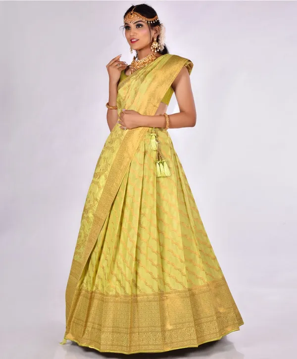 New_Semi_Stitiched_Banarasi_Lehenga_Choli