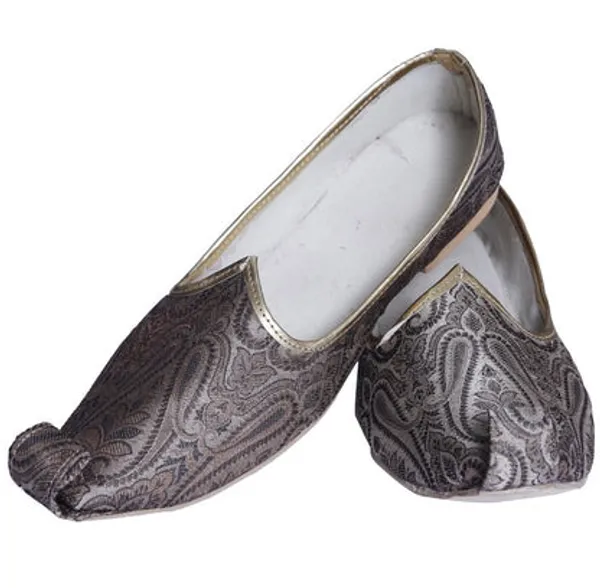 Sudarshan_Sherwani_Accessories_Mojari_Shoes