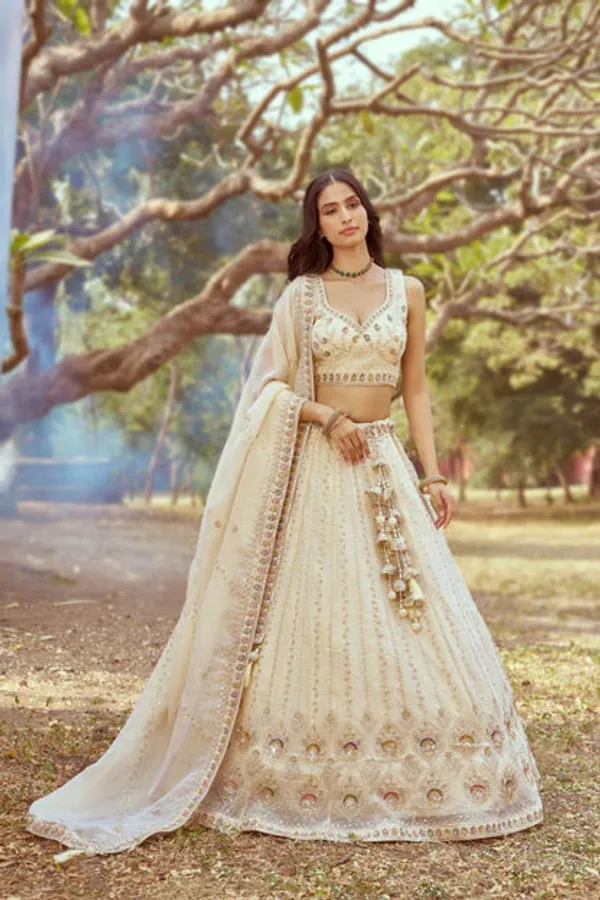 Latest_Semi_Stitched_Lehenga_Choli_With_Duppatta