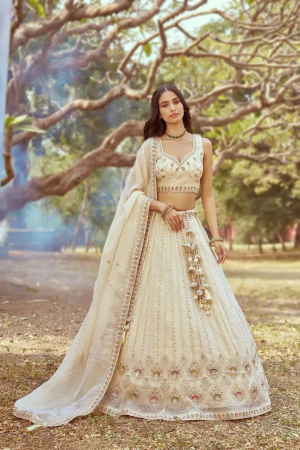 Latest_Semi_Stitched_Lehenga_Choli_With_Duppatta