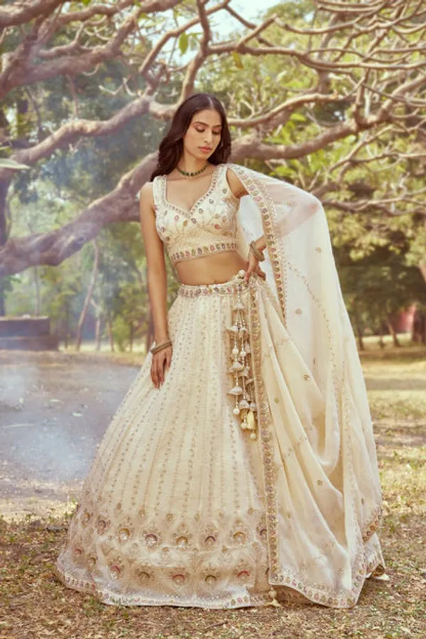 Latest_Semi_Stitched_Lehenga_Choli_With_Duppatta