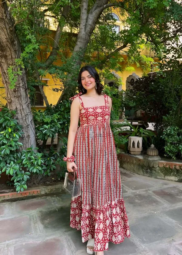 Latest_Readymade_Gowns