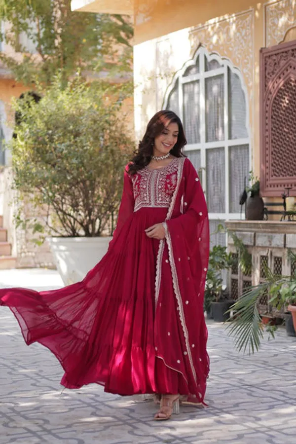 Latest_Readymade_Gowns_And_Dupatta