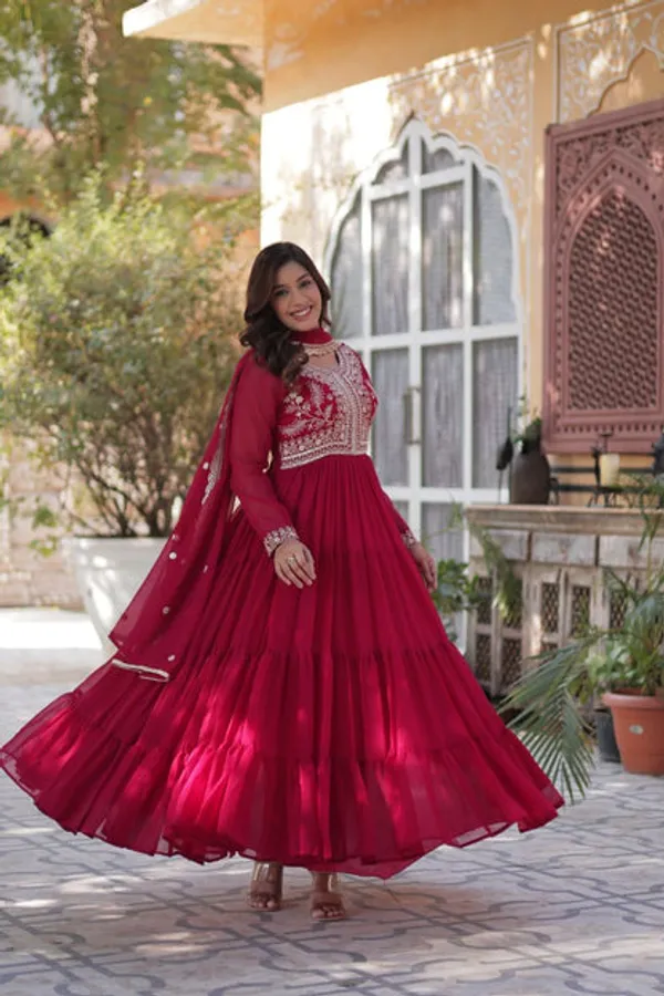 Latest_Readymade_Gowns_And_Dupatta