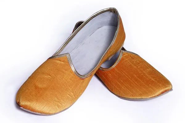 Sudarshan_Sherwani_Accessories_Mojari_Shoes