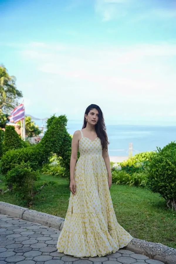 Latest_Readymade_Gowns