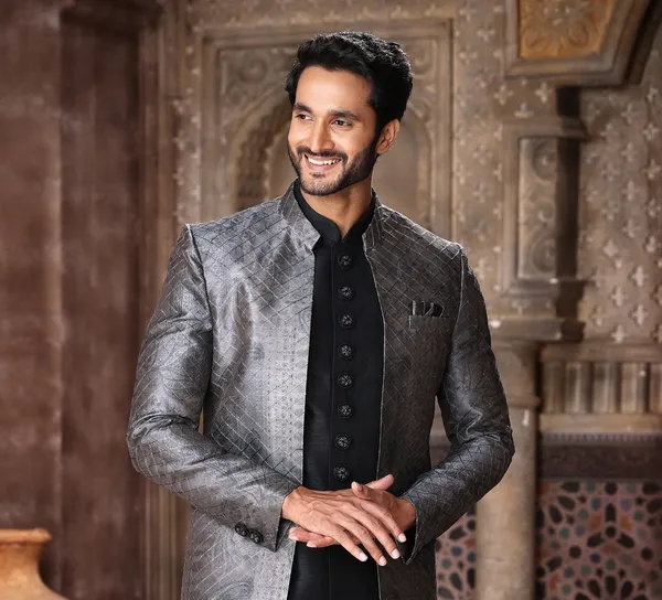 Traditional_Indowestren_Sherwani