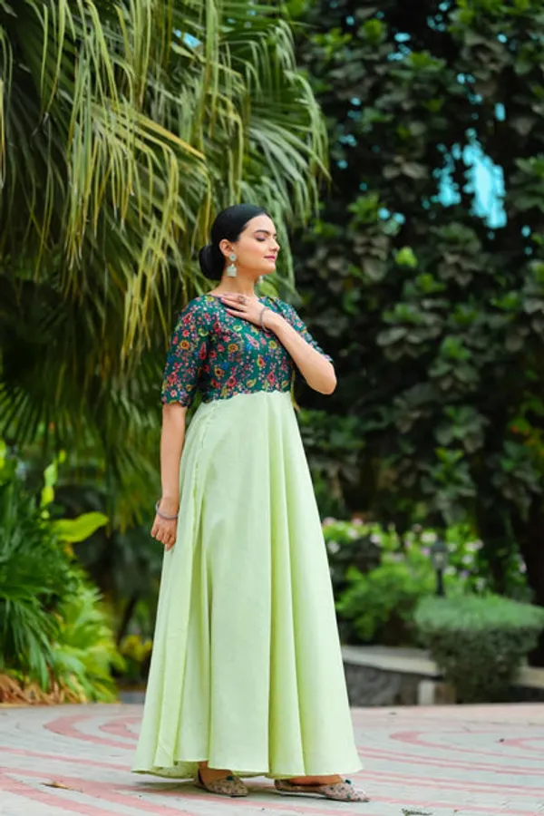 Ready_Made_Gowns