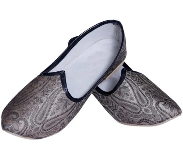 Sudarshan_Sherwani_Accessories_Mojari_Shoes