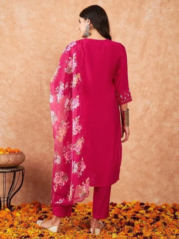Latest_Readymade_Kurti_Set_With_Dupatta