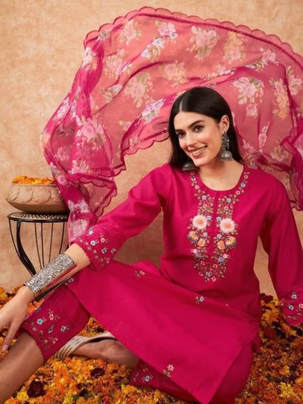 Latest_Readymade_Kurti_Set_With_Dupatta