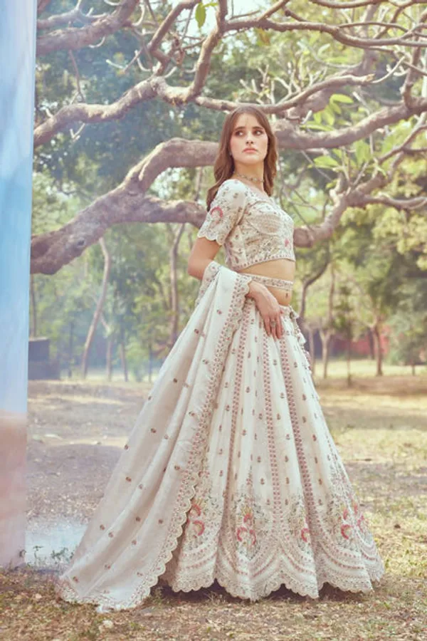 Latest_Semi_Stitched_Lehenga_Choli_With_Duppatta